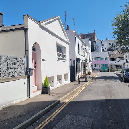 Quirky Seaside Family Cottage Walk To The Waves! برايتون المظهر الخارجي الصورة