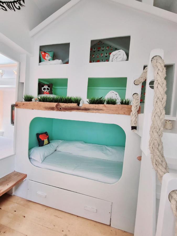 Quirky Seaside Family Cottage Walk To The Waves! برايتون المظهر الخارجي الصورة