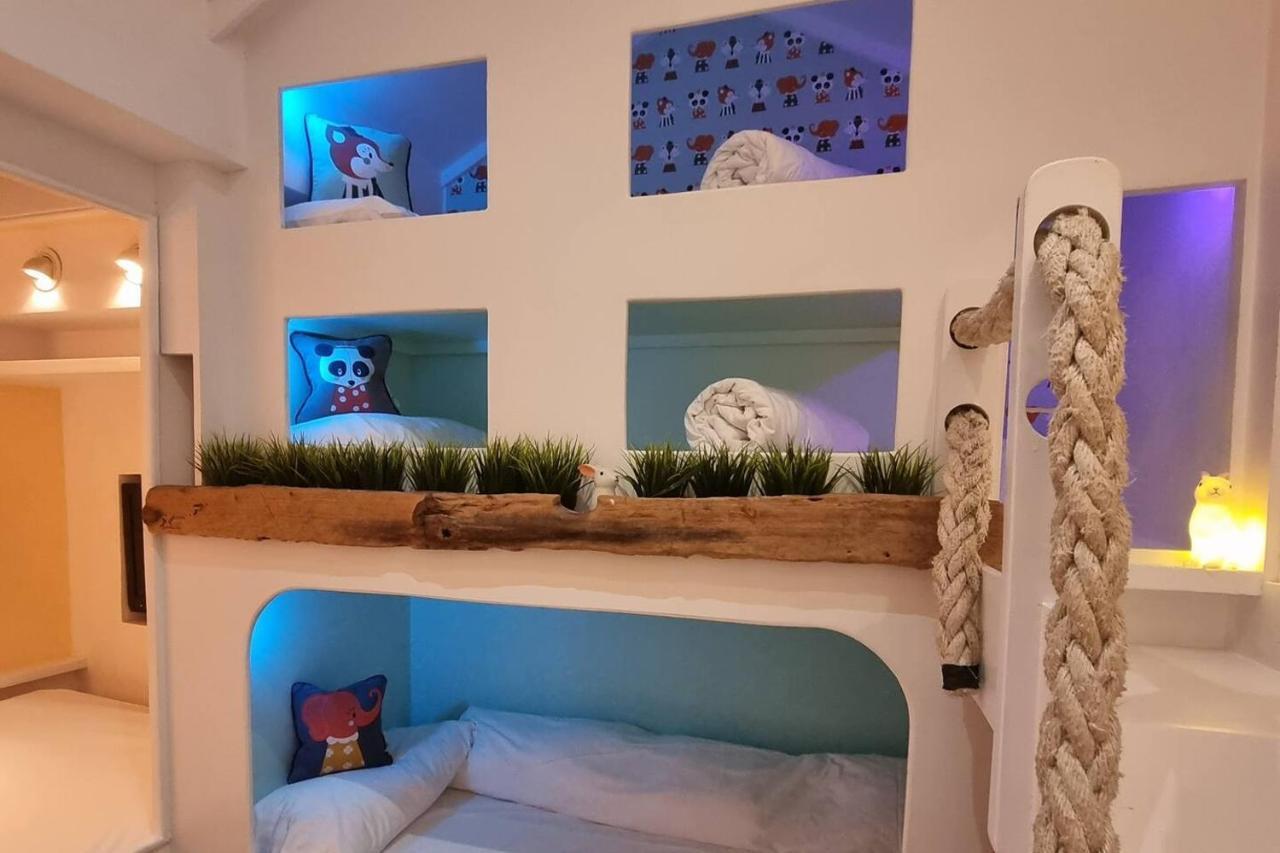 Quirky Seaside Family Cottage Walk To The Waves! برايتون المظهر الخارجي الصورة